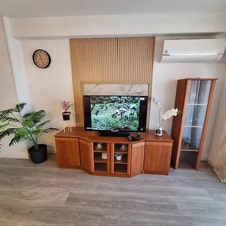 Beautiful 2 Bedrooms Aparatament דירה *
