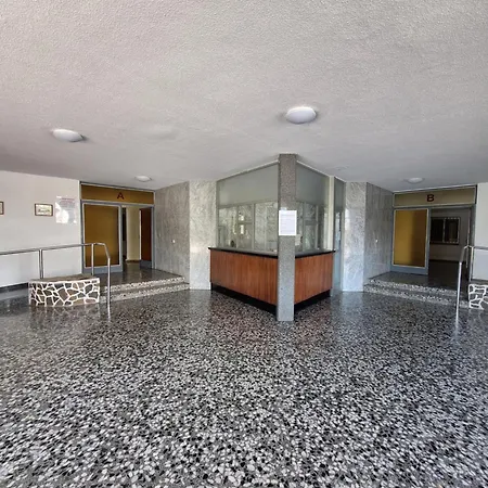 דירה Beautiful 2 Bedrooms Aparatament