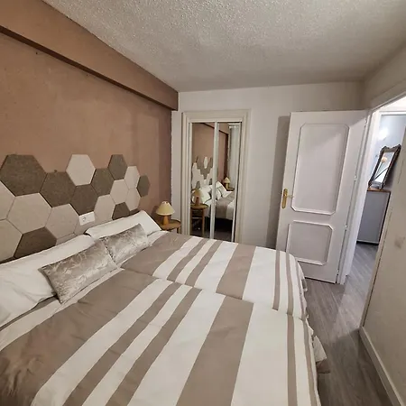 Apartment Beautiful 2 Bedrooms Aparatament *