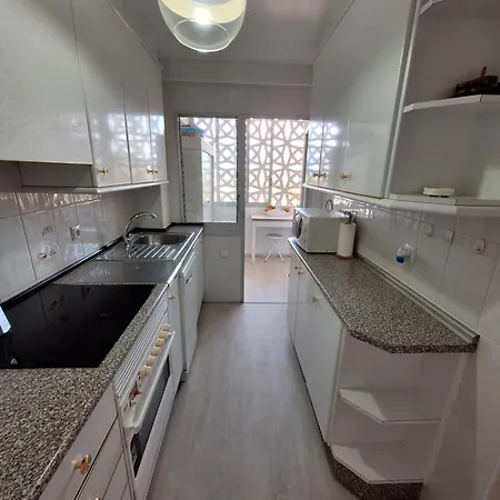 Beautiful 2 Bedrooms Aparatament * בנידורם