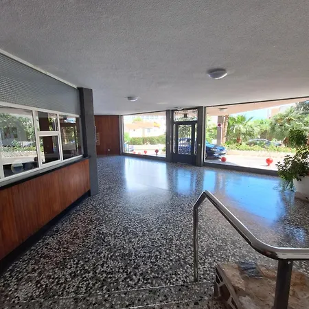Beautiful 2 Bedrooms Aparatament דירה בנידורם